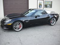 Ryan's Auto Sales logo